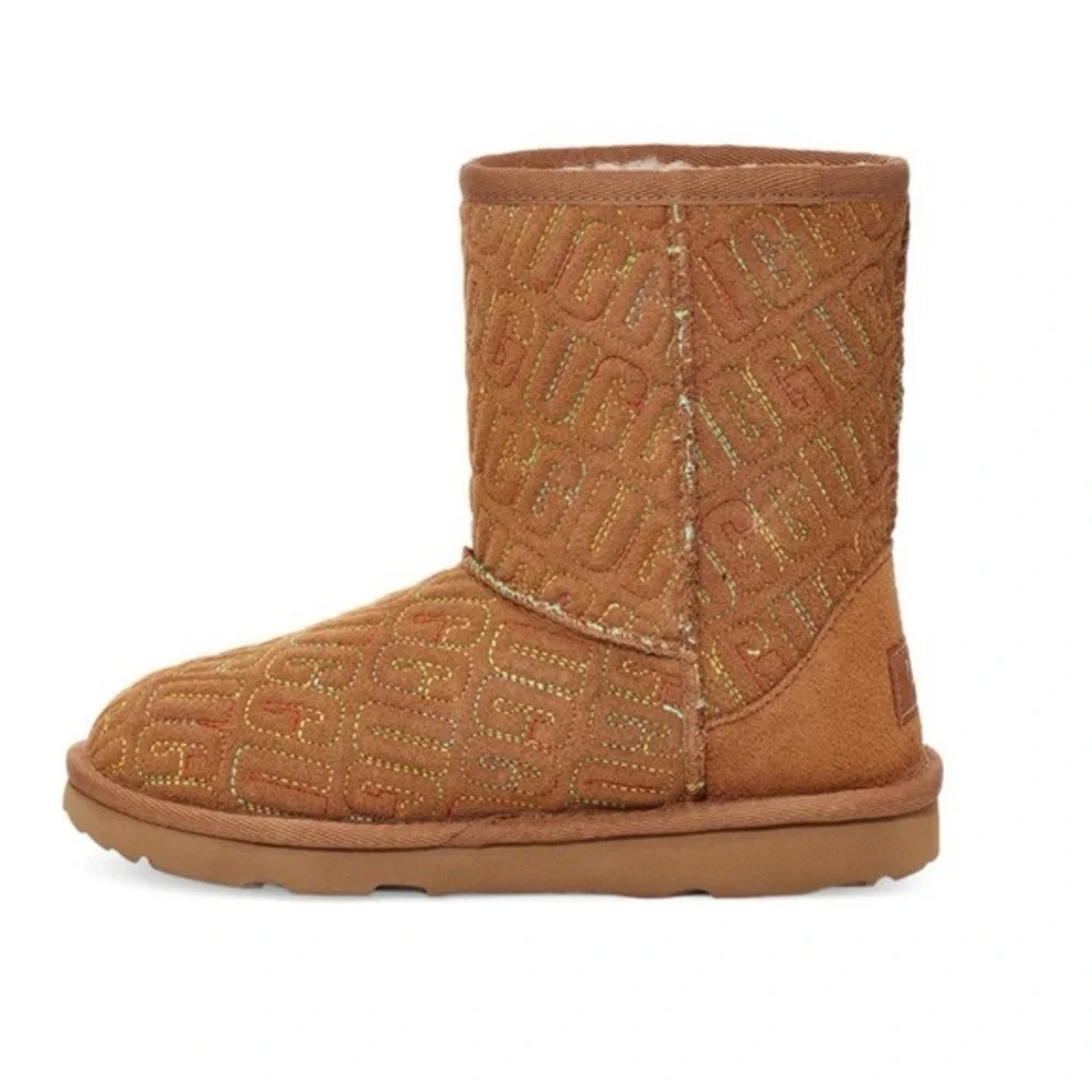 UGG‎ Kids' Classic II Graphic Stitch Short Boot